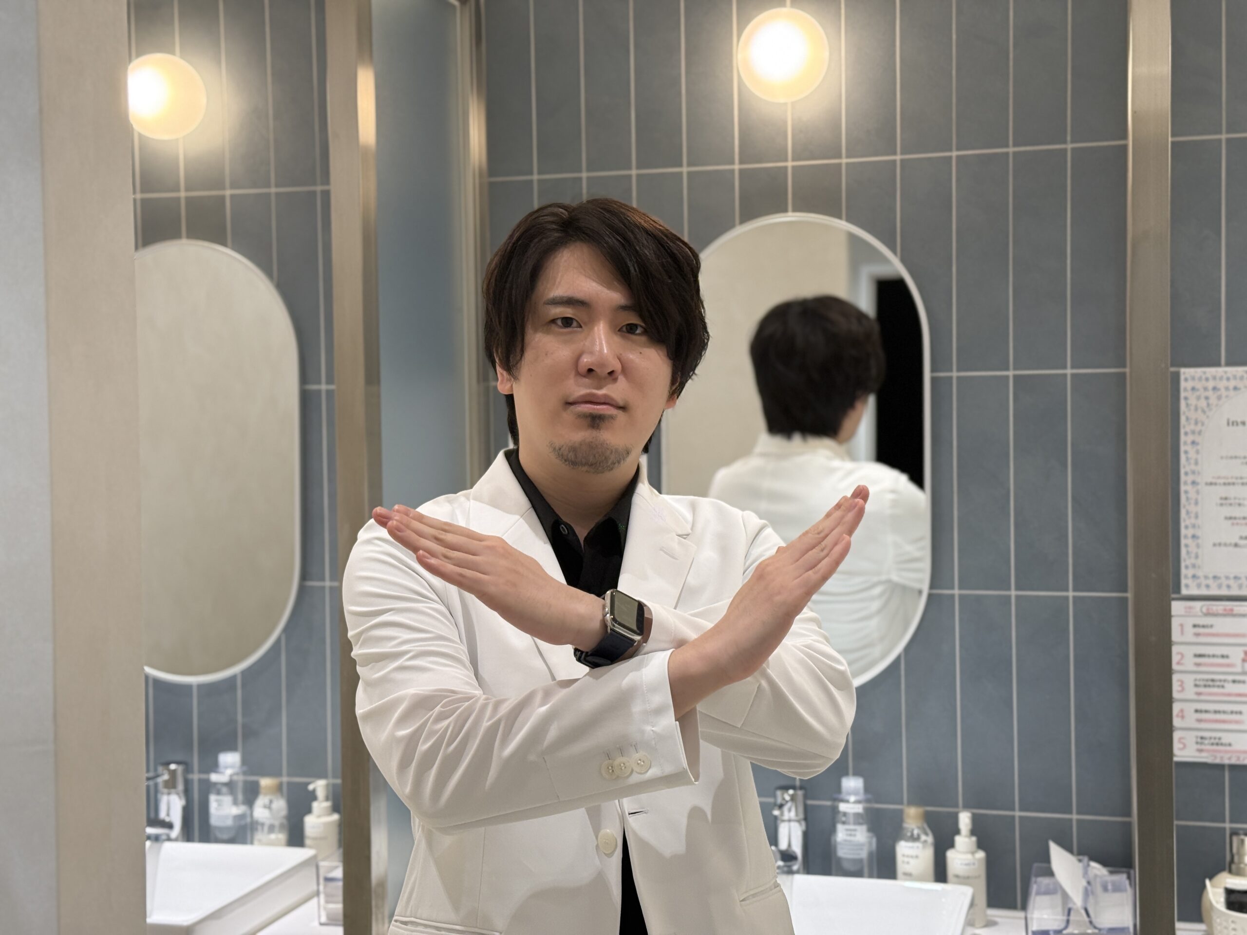 施術の適応について説明する辻医師