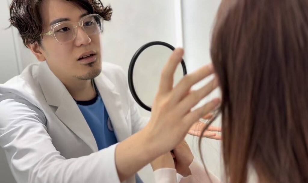 LA MER CLINIC 辻航平院長のカウンセリング風景